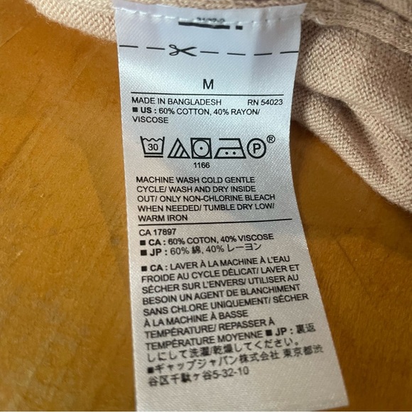 Banana Republic women’s pale pink short sleeve shirt size medium - Picture 5 of 5